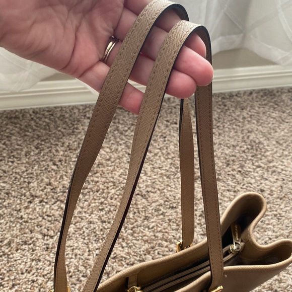 Michael Kors MK Solid Tan Saffiano Leather Purse - Picture 7 of 14